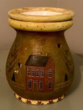 Hand-Painted Cottage Wax Warmer in Olive & Red